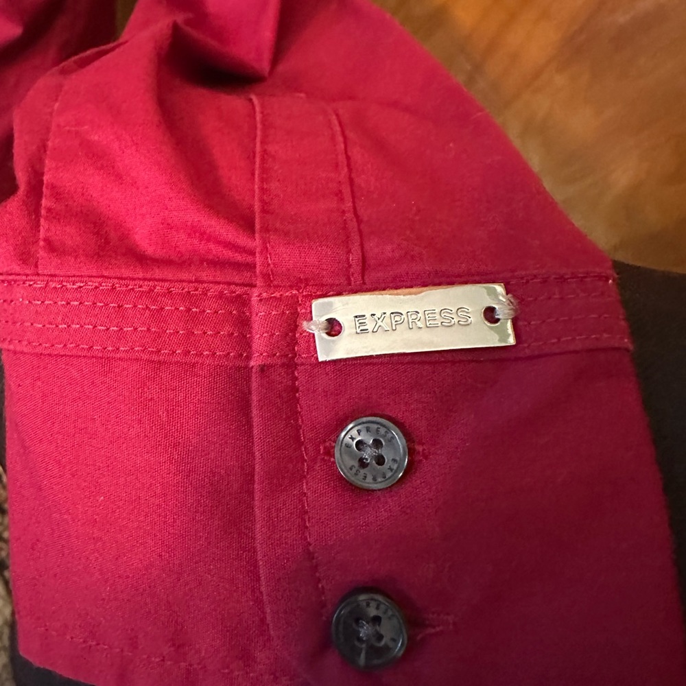Express red fitted button down - Picture 4 of 4
